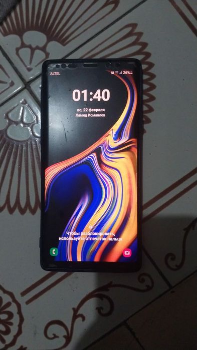 Прлдам телефон  Samsung galaxy  Nout9