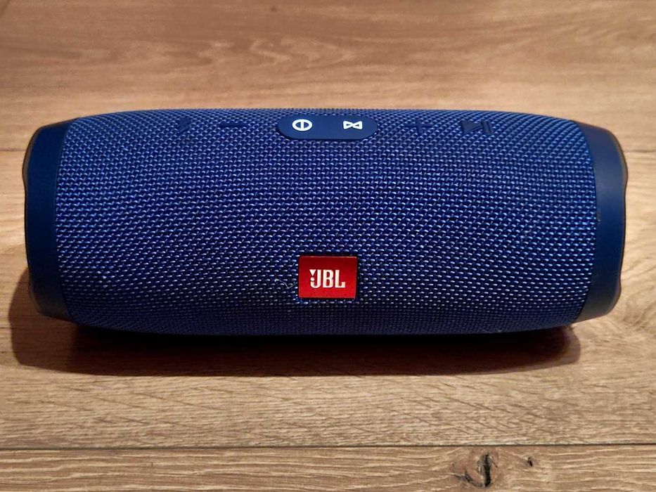 Toнколона JBL Charge 3