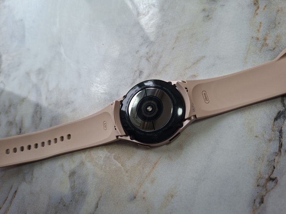 Продам смарт-часы galaxy watch 4, 40 mm