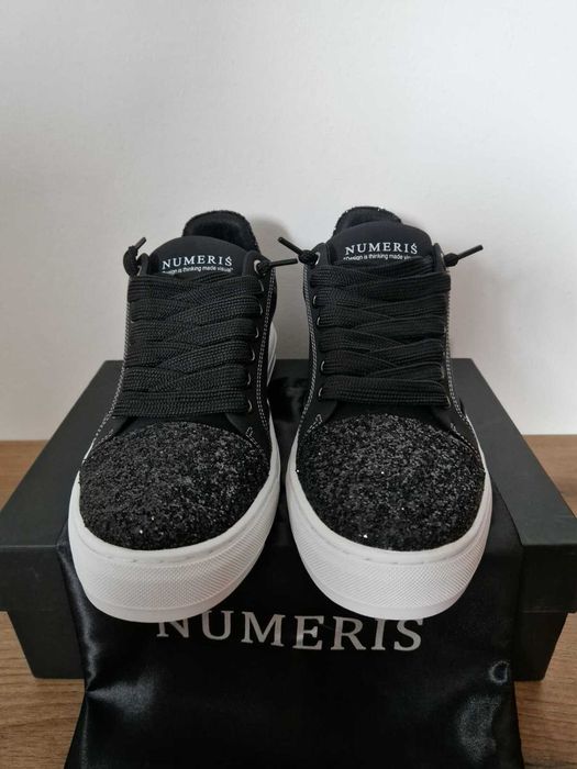 Adidasi NUMERIS negri marimea 40