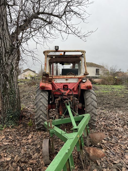 Продавам Трактор ЮМЗ