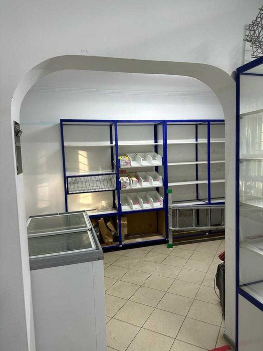 Коммерческое помещение в жилом доме ,  статус продуктовый магазин