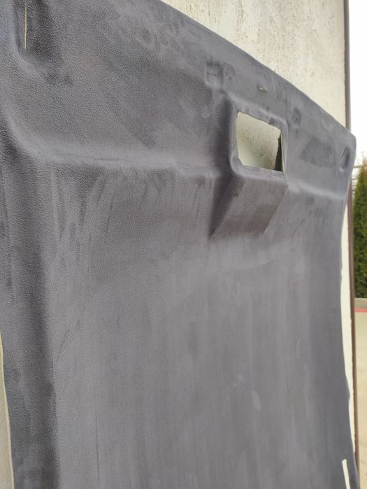 Претапицирани на автомобилни тавани