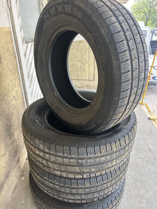 Зимни гуми за бус 235/65/16С NEXEN