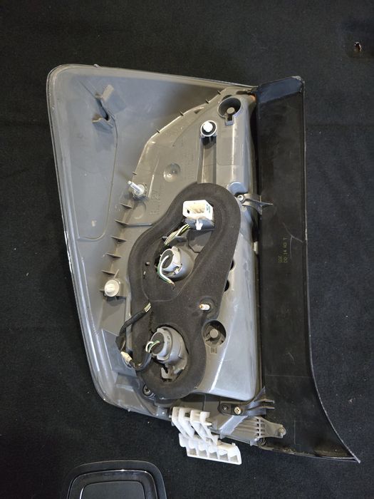 Stop tripla dreapta toyota prius 30 facelift UE impecabil