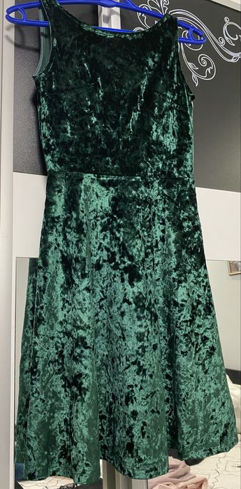 Рокля - много удобна и лека :)