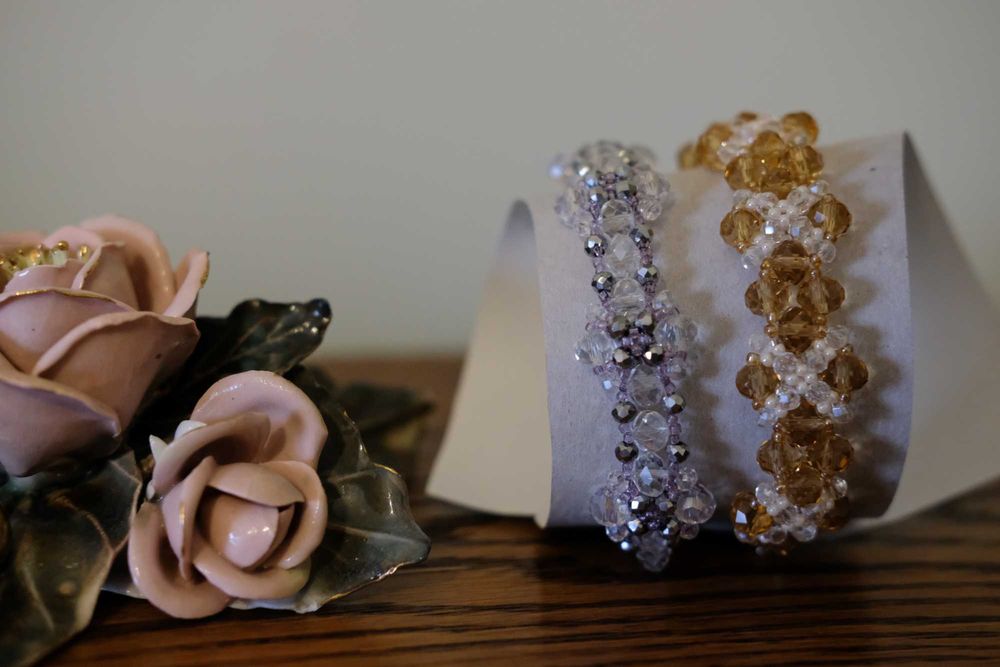 Bratara, handmade din cristale si margele de sticla