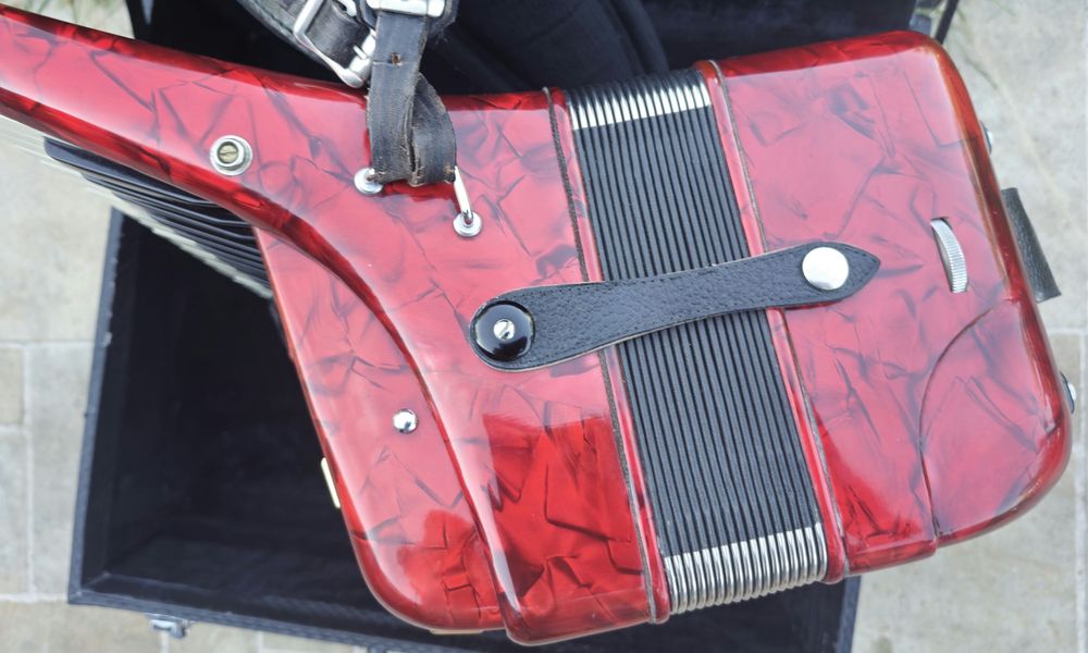 Acordeon italian Baile 120 basi roșu