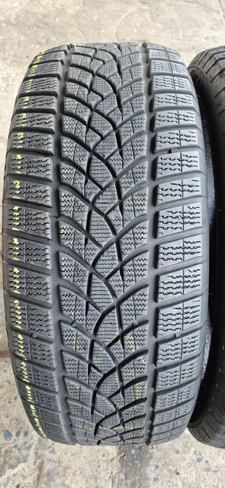 2 anvelope iarna ca si noi Goodyear 235/50/20,dot 2022.Pret pe bucata