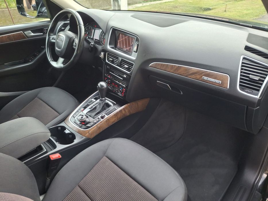 Audi Q5 - 2.0 TDI Quattro Automat - XENON / NAVI / LED/ Drive Mode