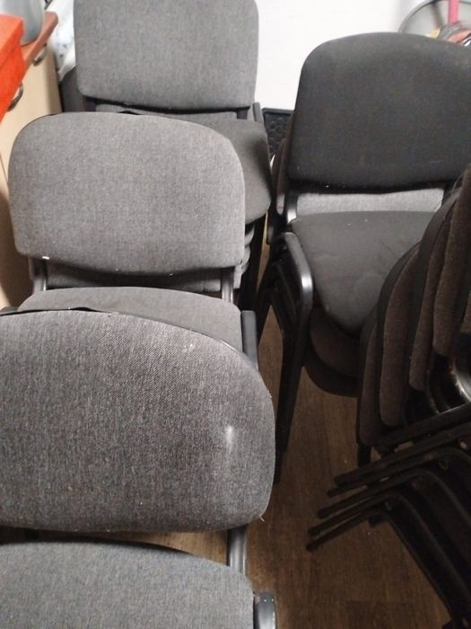 Офисные стулья..