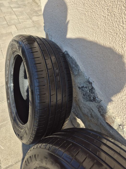 Vand 4 anvelope 205/55R16 sau schimb cu 195/65 R 15