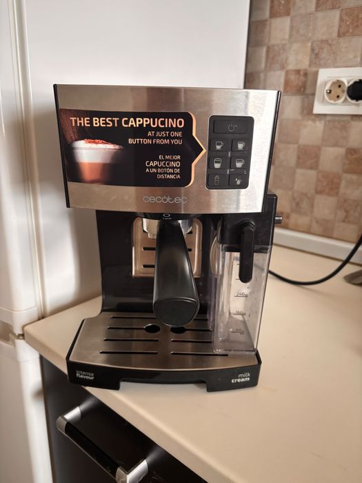 Espresor cu rezervor de lapte Cecotec Cumbia Power Instant-ccino 20