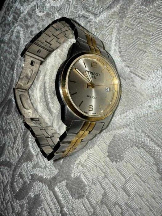 Продава се Часовник