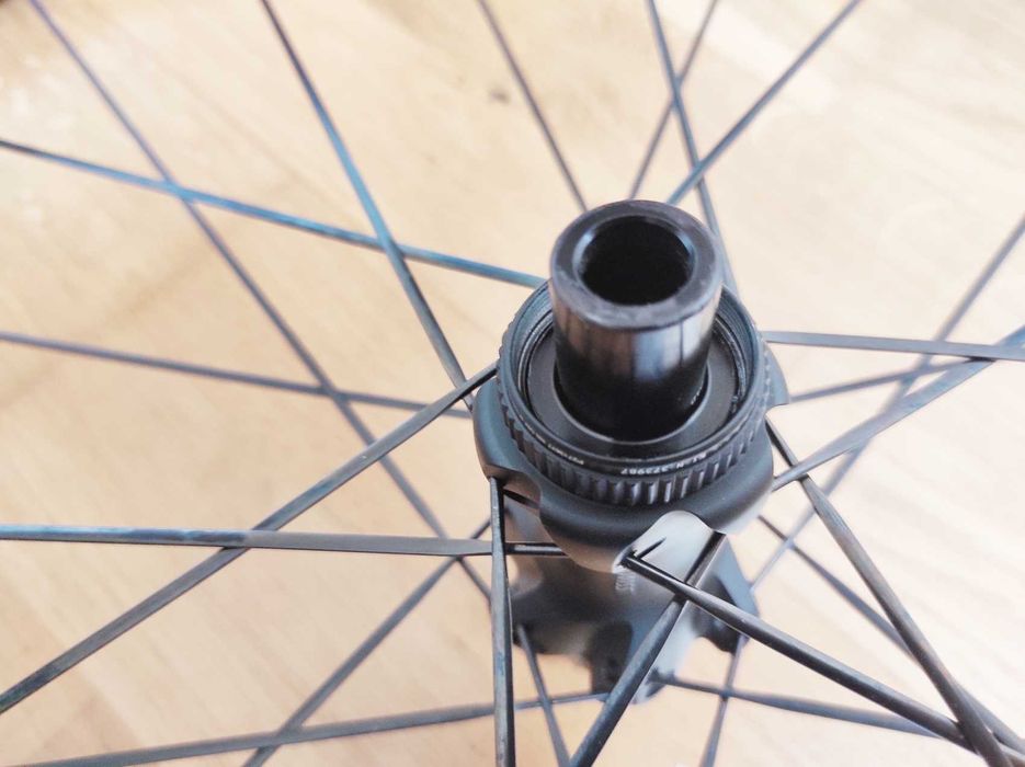 Roata spate DT Swiss A1800 Spline 30 700C 12x142mm Disc noua