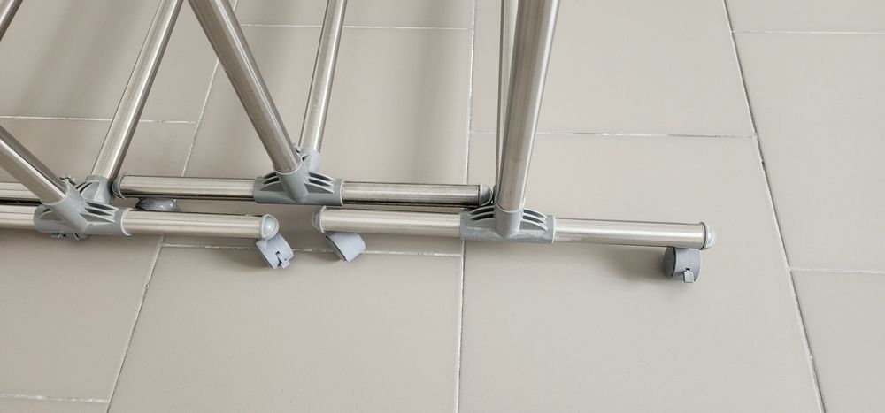 Стойка для одежды