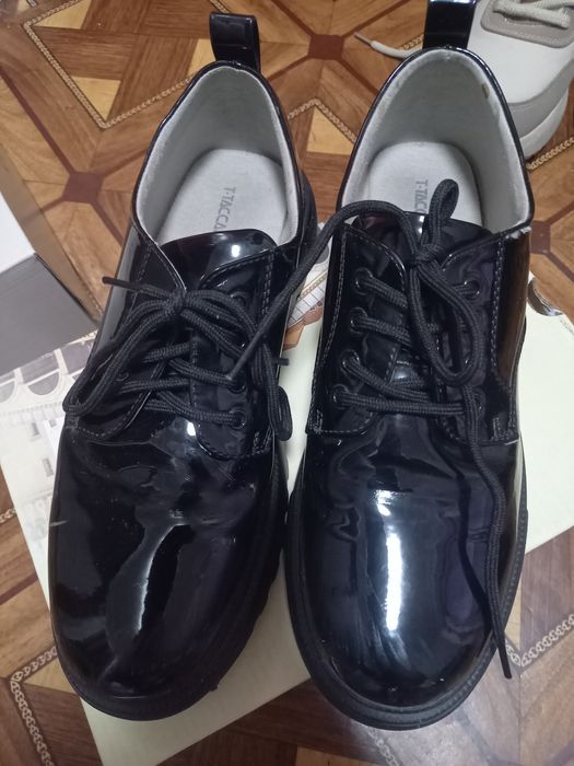 Отдам обувь разную бесплатно