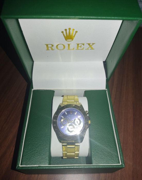 ROLEX часы золотого цвета способ оплаты наличными