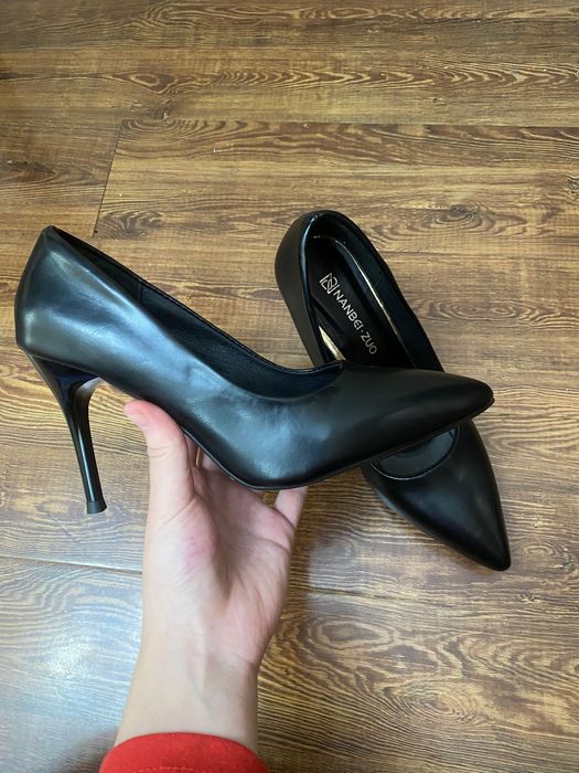 Туфли на высоком каблуке
