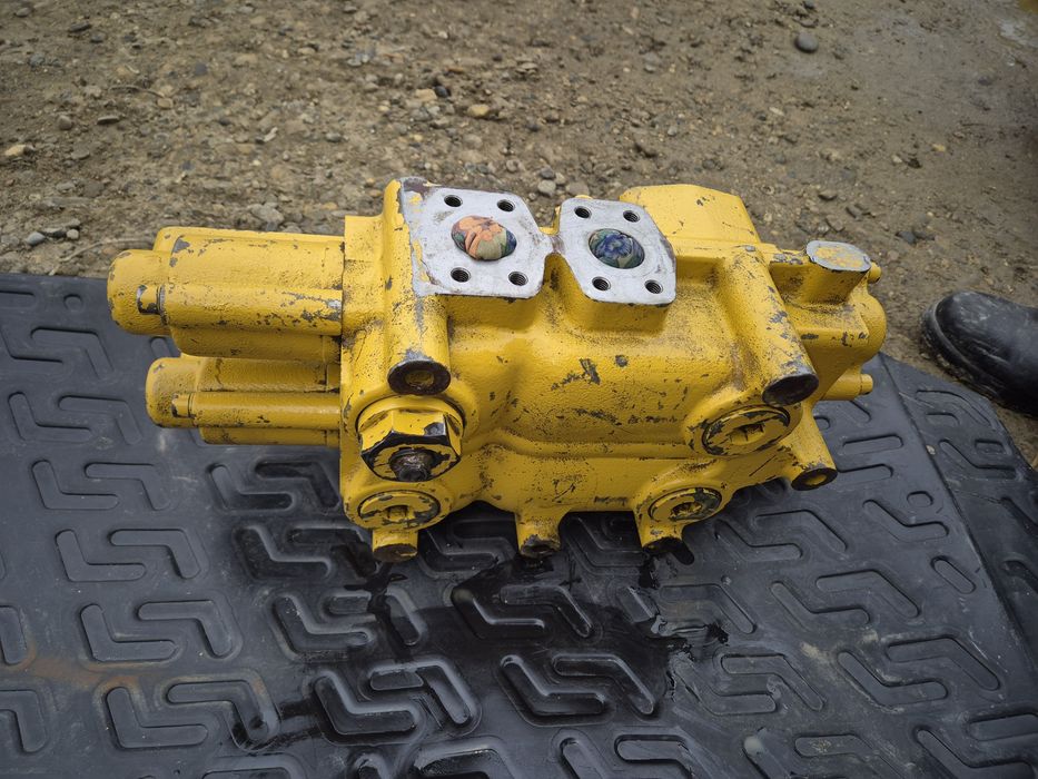 Распределитель от погрузчика