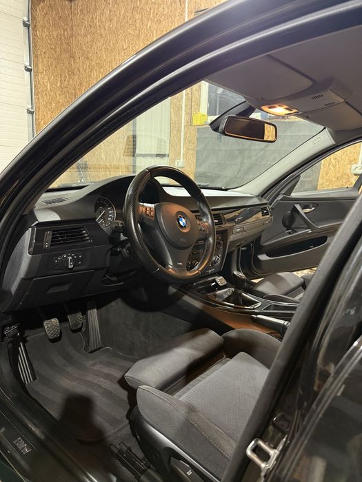 BMW E90 318i 2010