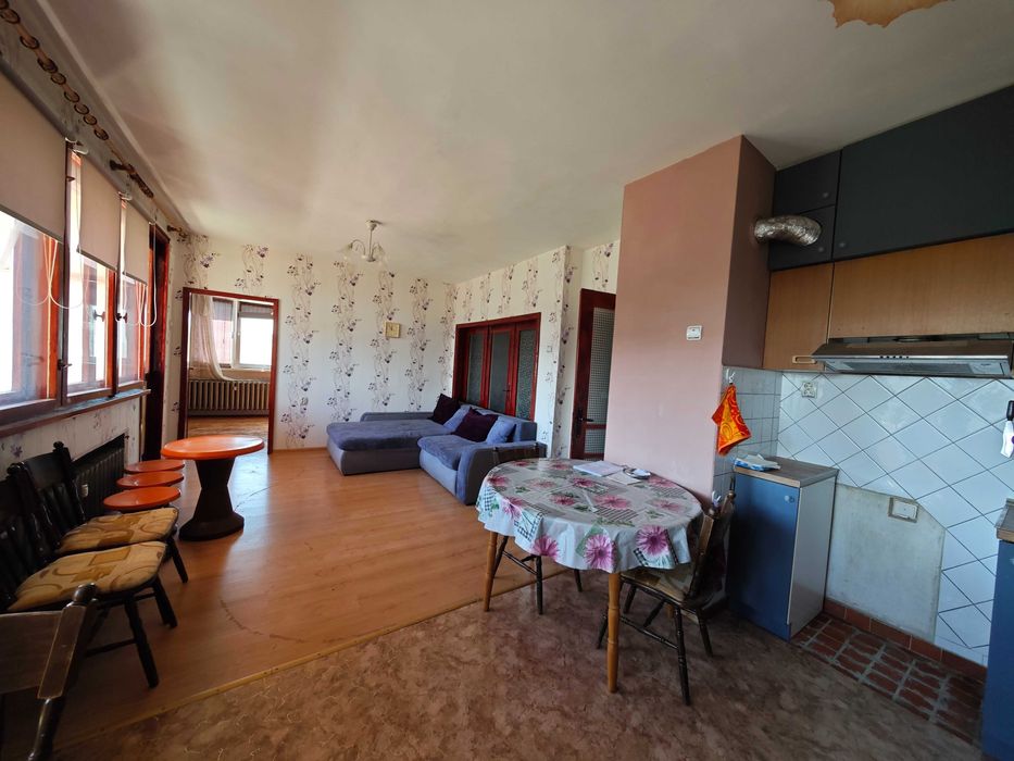 Дава се под наем Тристаен апартамент в Плевен, Мара Денчева - 90 кв.м за 249.9 € - Снимка #3