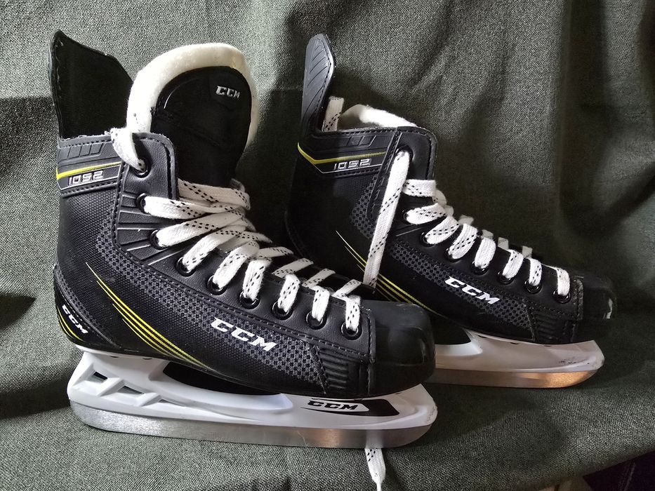 CCM кънки за лед 38 номер