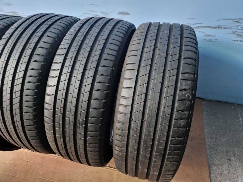 Audi Q5 R19 80A Ауди оригинални джанти с 
летни гуми и датчици