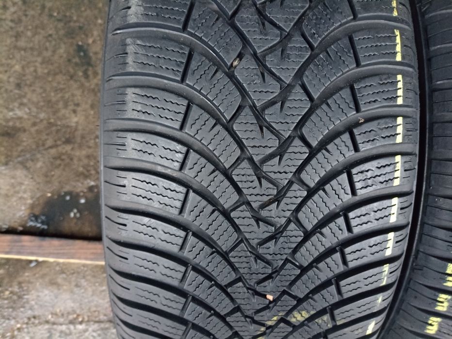 2 anvelope RunFlat de iarna ca si noi Falken 245/50 R19 dot 0919