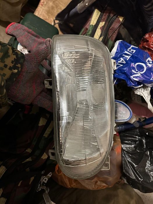 Продам фару на гольф 3