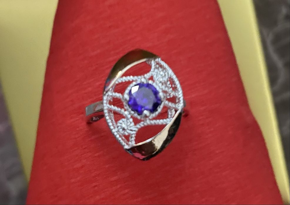 Комплект набор серьги и сережки.