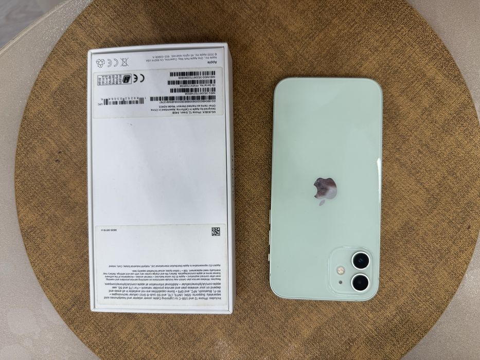 Продам айфон 12 64 g
