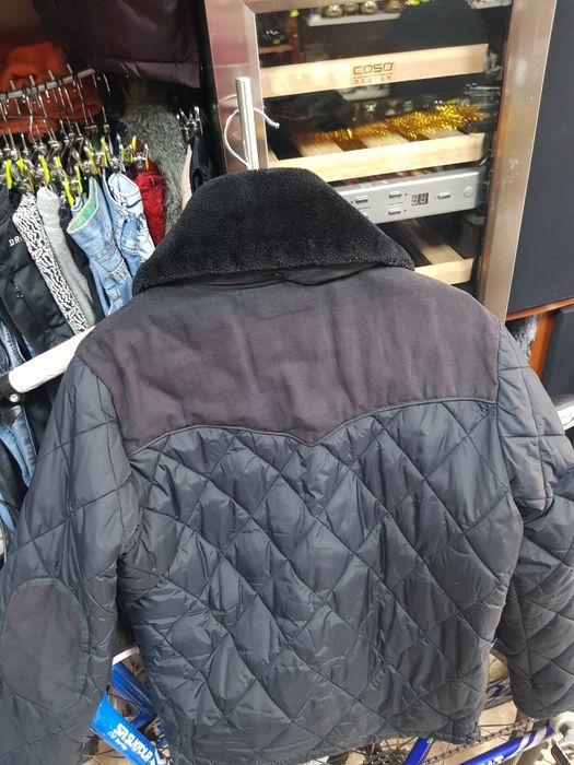 Продава се мъжко палто