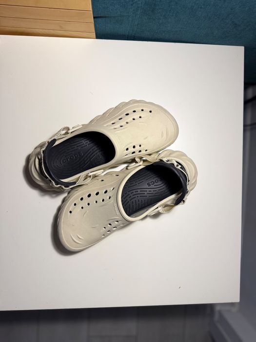Saboti Crocs Echo Clog Bej Bone/Black – aproape noi