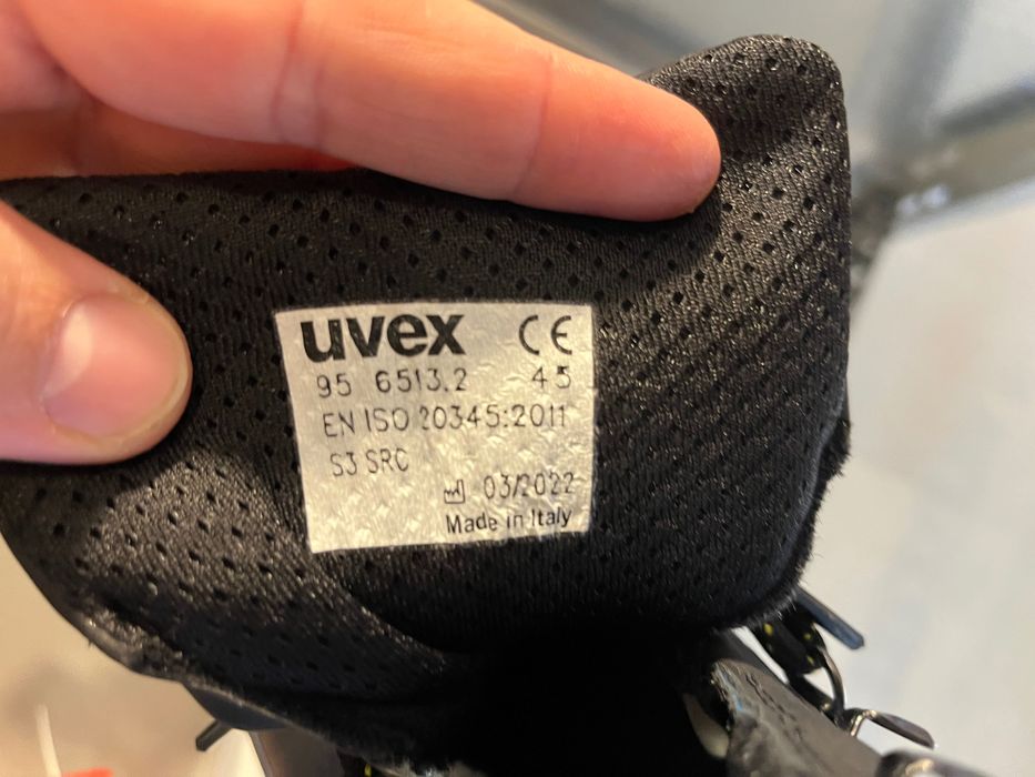 Vând bocanci de protecție, 45 uvex S3 SRC 6513.2