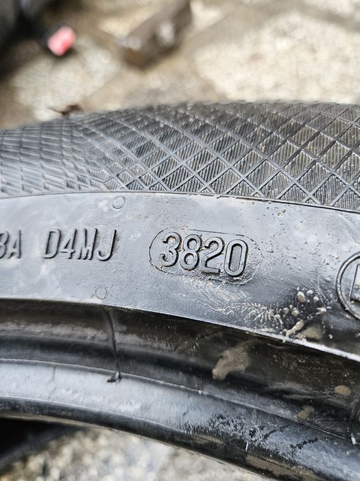 Continental WinterContact 235/55 R20