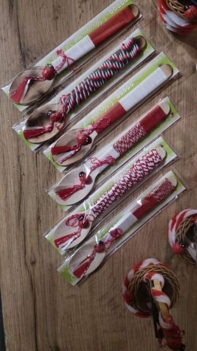 Мартеници на едро