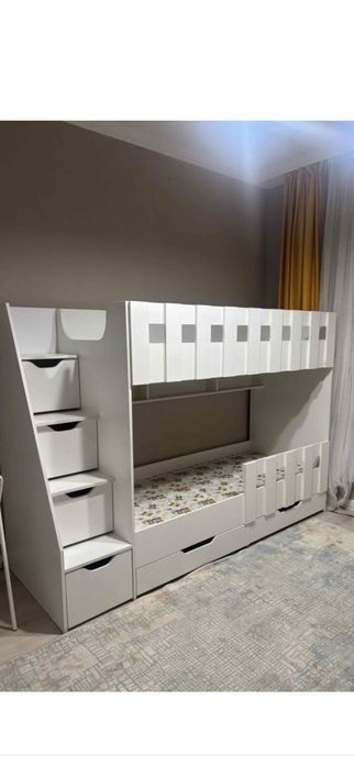 Двухъярусная кровать