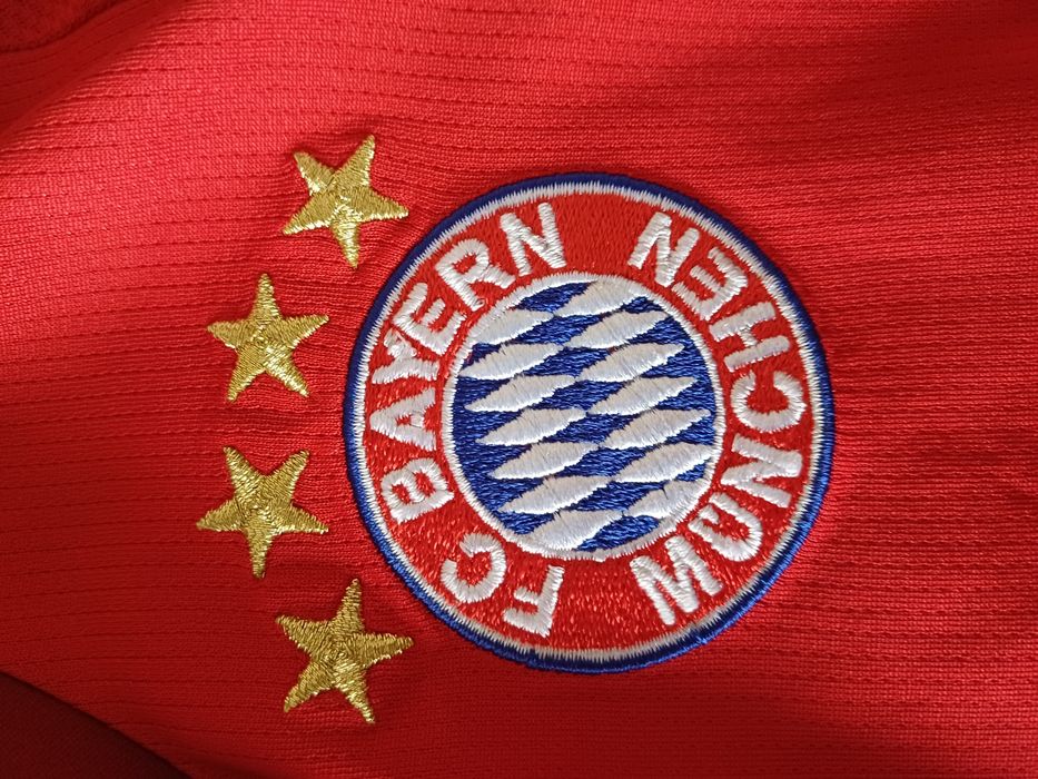 Продавам фланелка на БАЙЕРН МЮНХЕН