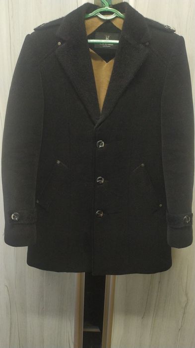 Мужское пальто. Размер 48. В хорошем состоянии.