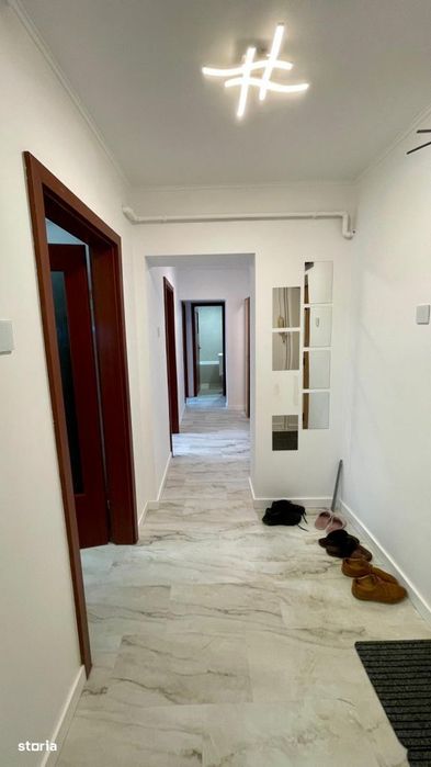 Apartament 3 camere, decomandat, zona ultracentrala, bloc Mobilux, eta
