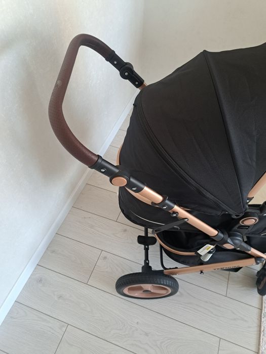 Продаю коляску новую 2в1