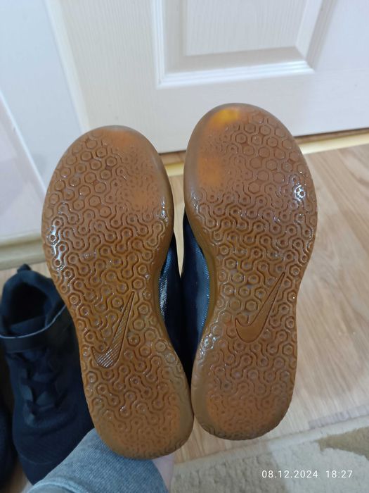 Детски маратонки и бутонки