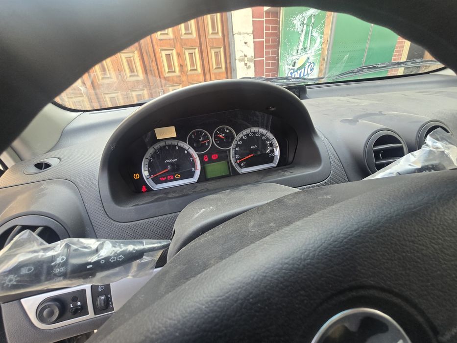 Avtomashina ravon chevralet sotiladi