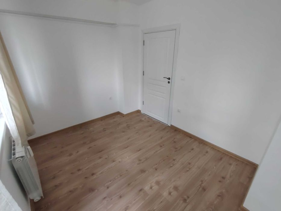 Дава под наем луксозен 3-стаен апартамент