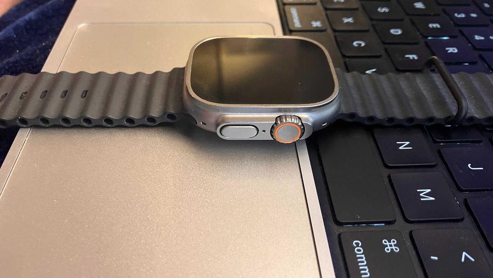 Apple Watch Ultra 2 49mm Titanium Ocean Band GPS + Cellular