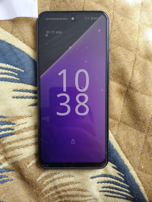 Продаю так как есть другой телефон, этот почти новый, месяц назад поку