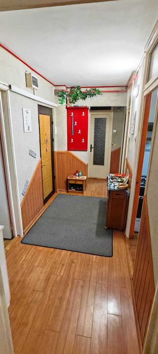 Apartament cu 3 camere Zona Malu Rosu