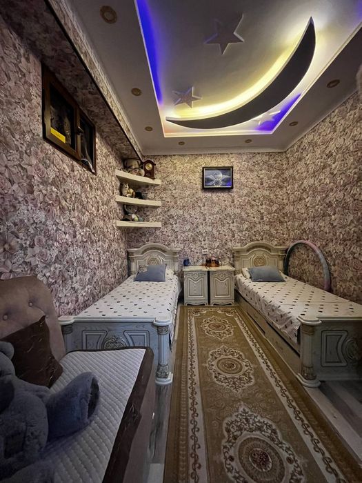 Срочно продаётся 5х ком квартира 2 етаж