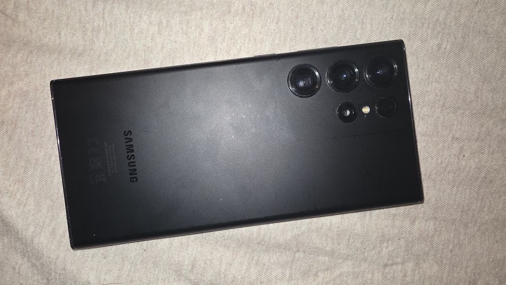 Vand Samsung Galaxy S23 Ultra
Capacitate: 256GB
Stare: folosit,